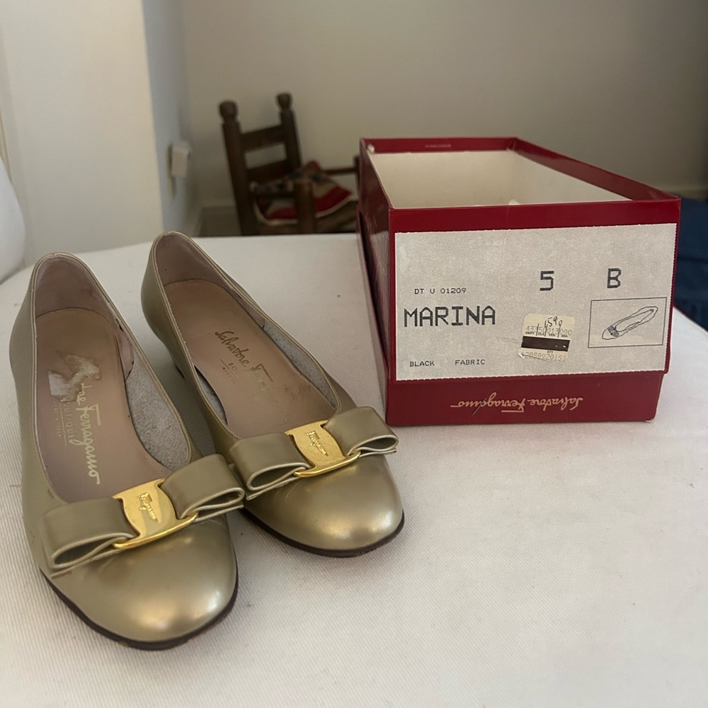 Gold Vintage Ferragamo ballet flats